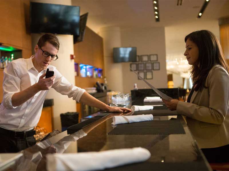 Two Way Radios for Hotel Bar Two Way Radios for Hotel Bar